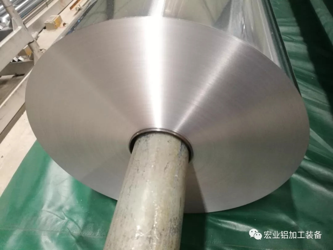 國內(nèi)首臺(tái)自主研發(fā)2300mm立式鋁箔分卷機(jī)成功投產(chǎn)(圖3)